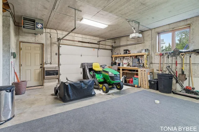 $994,000 | 3445 Elk Drive, Zeeland, MI 49464