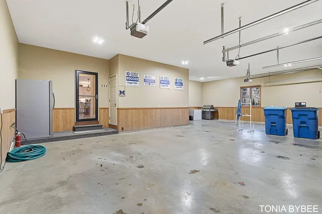 $994,000 | 3445 Elk Drive, Zeeland, MI 49464