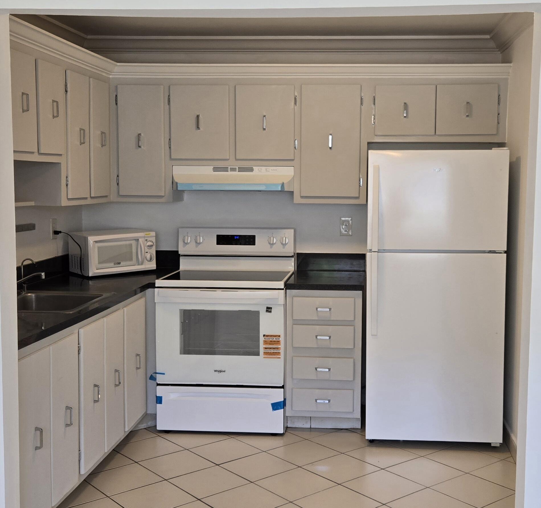 497 Flanders K Delray Beach, FL 33484 - Photo 6 of 15 20250709_121540