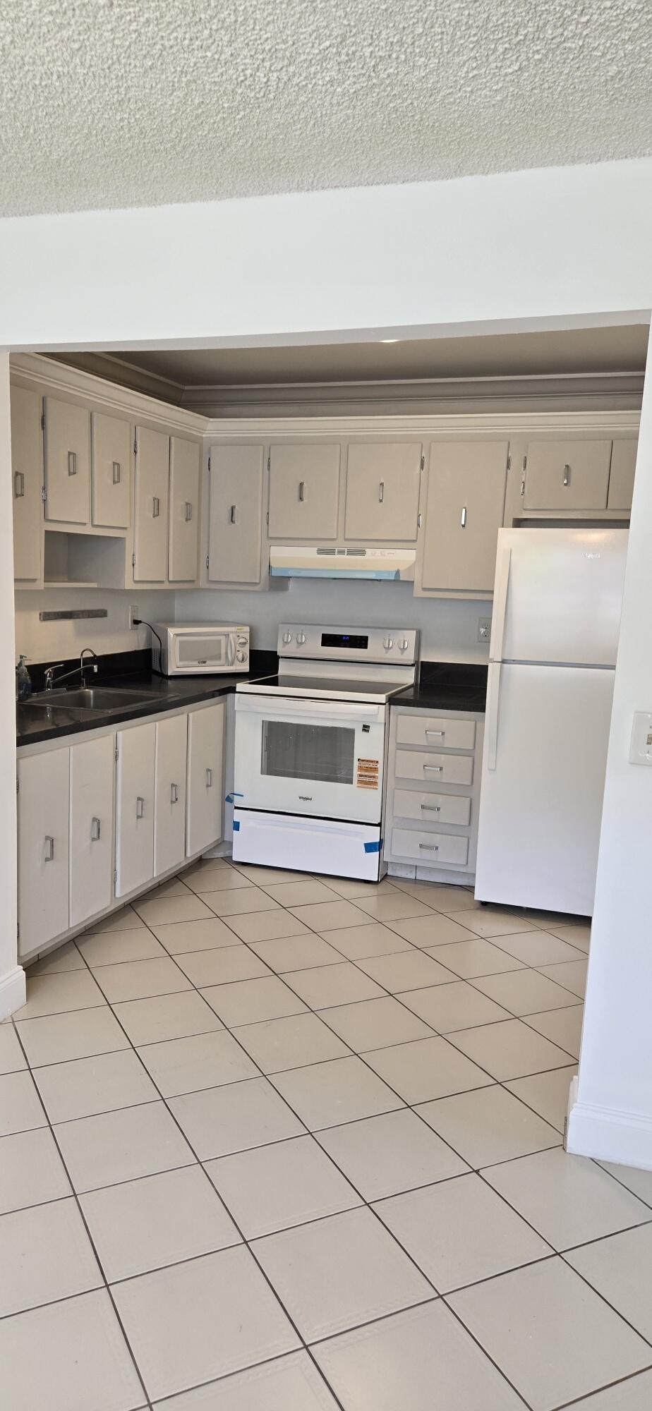 497 Flanders K Delray Beach, FL 33484 - Photo 7 of 15 20250709_121548_resized