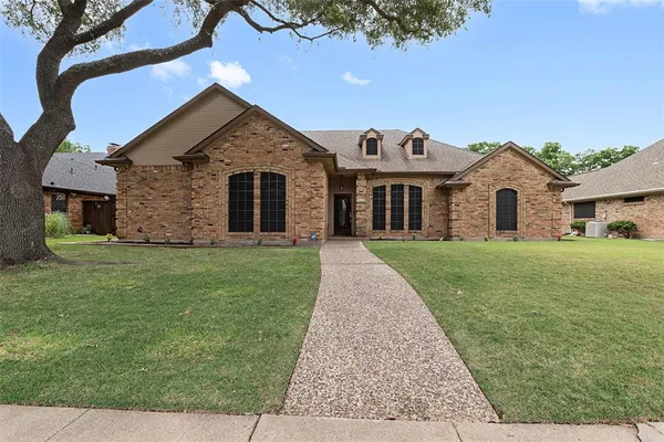 $415,000 | 3114 Oak Trail Drive, Rowlett, TX 75088