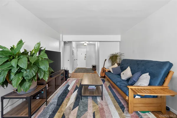 $525,000 | 8385 116th Street, Unit 4L | Kew Gardens