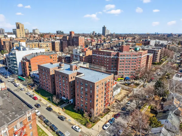 $525,000 | 8385 116th Street, Unit 4L | Kew Gardens