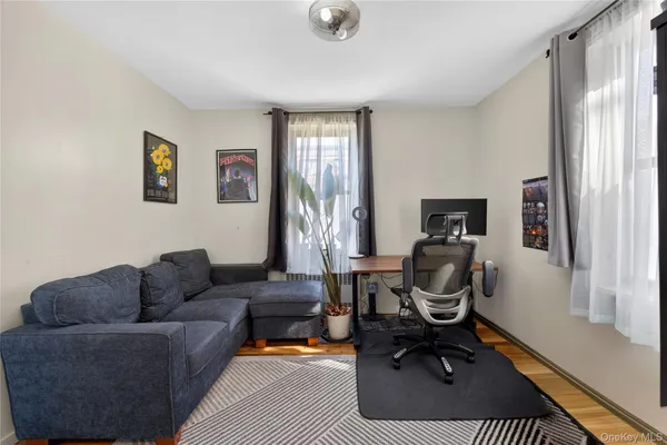 $525,000 | 8385 116th Street, Unit 4L | Kew Gardens