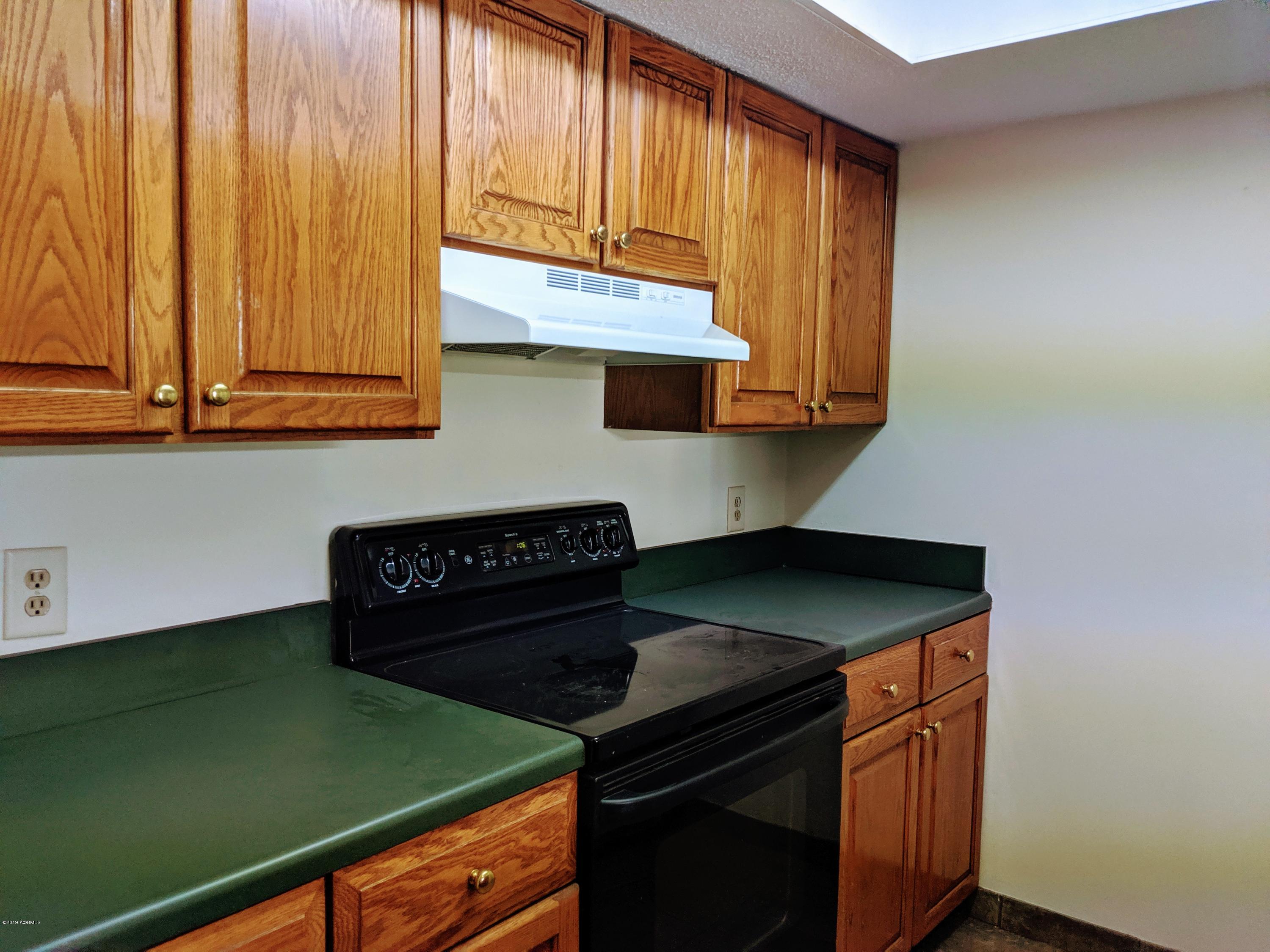 900 State Rd S-7-297, Unit E6 Beaufort, SC 29902 - Photo 5 of 12 IMG_20191113_105433