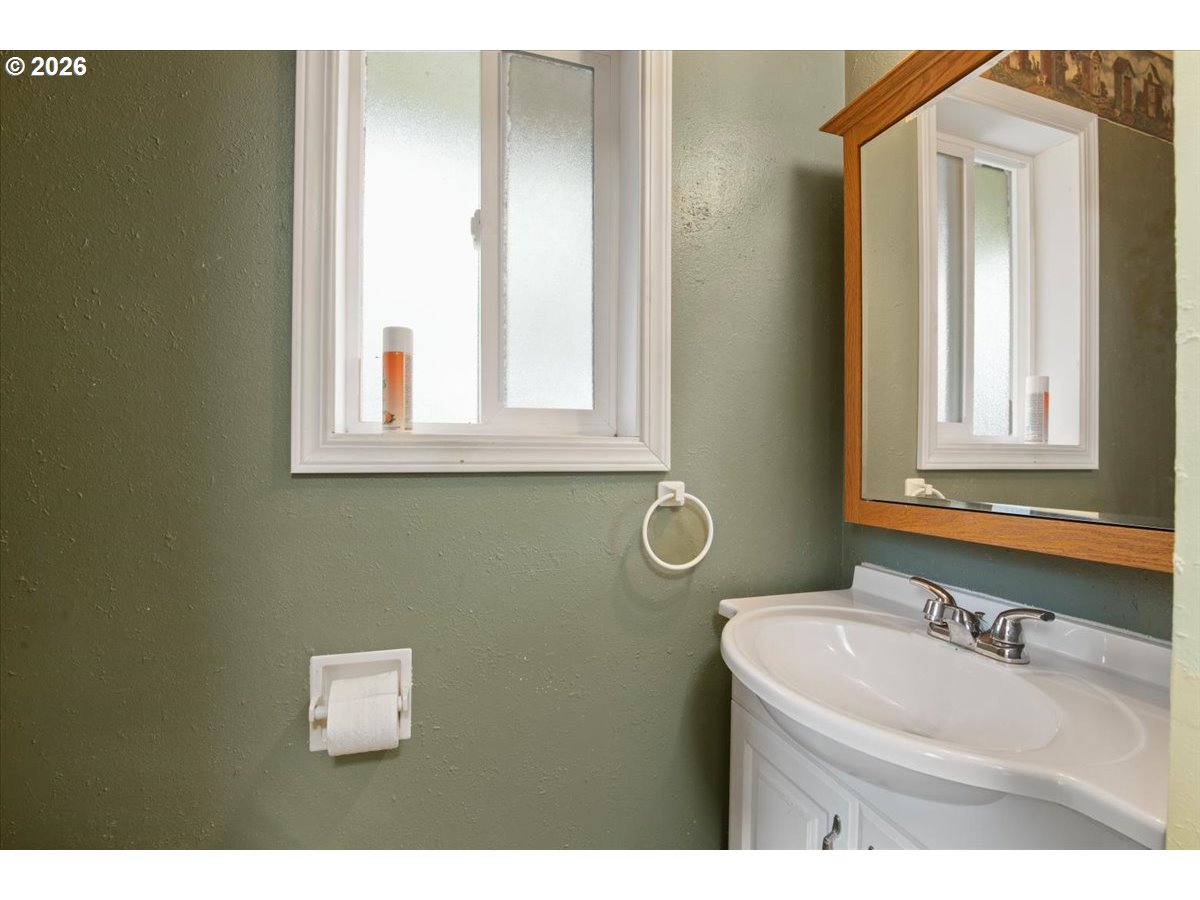 247 Cedar Street Lyons, OR 97358 - Photo 17 of 35