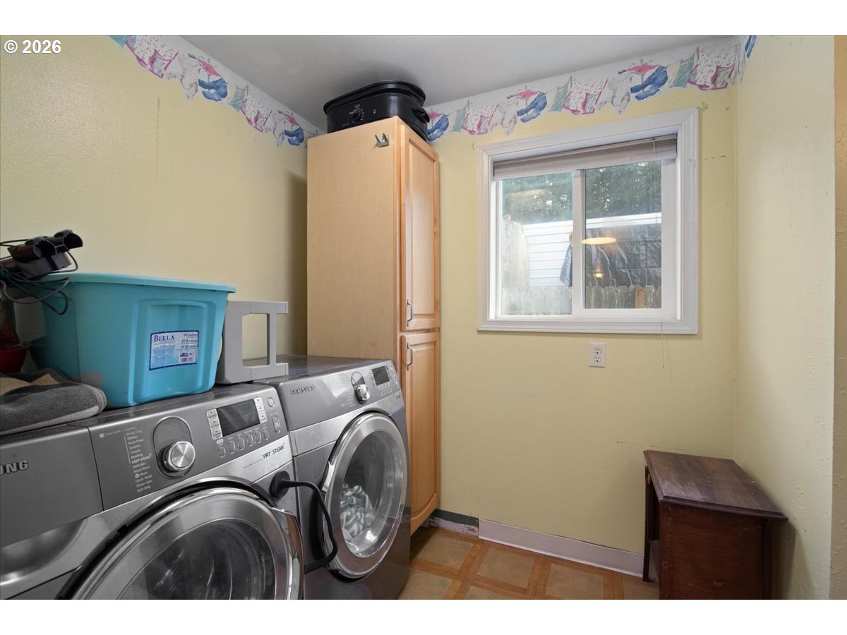 247 Cedar Street Lyons, OR 97358 - Photo 18 of 35