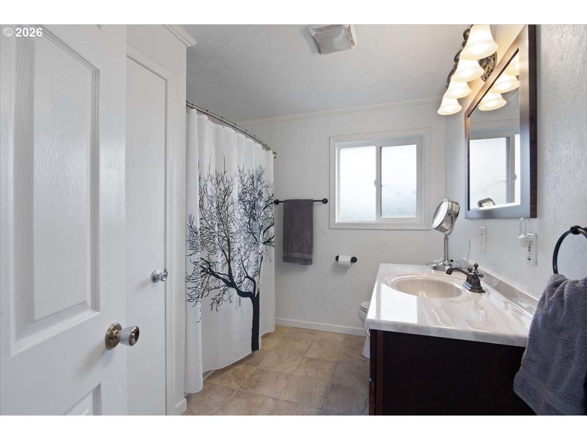 247 Cedar Street Lyons, OR 97358 - Photo 23 of 35