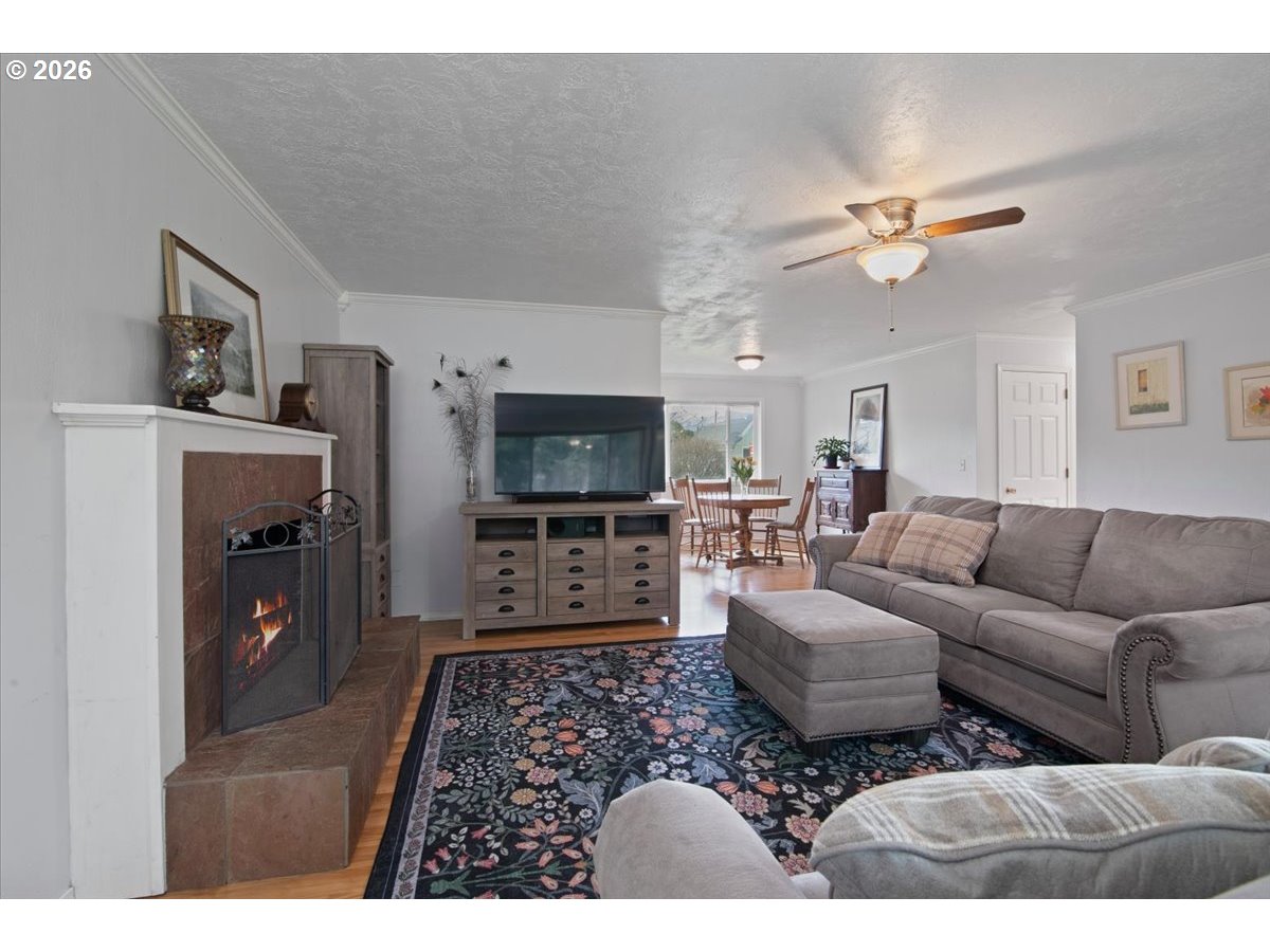 247 Cedar Street Lyons, OR 97358 - Photo 10 of 35