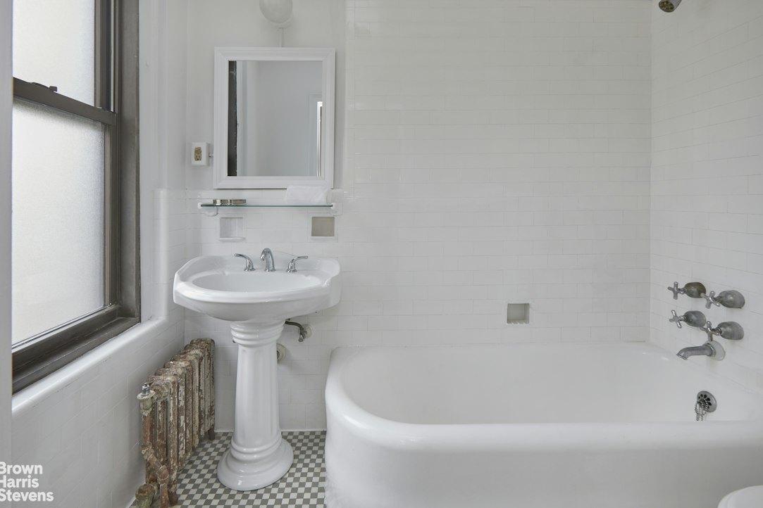 186 Riverside Drive, Unit 9B Manhattan, NY 10024 - Photo 14 of 19 Gallery Image 14