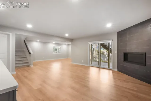 a view of a livingroom with an empty space