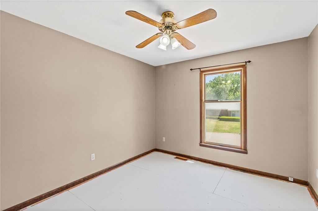 816 Kristen Street Cameron, MO 64429 - Photo 16 of 31