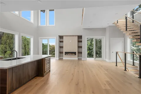 $1,395,000 | 43 12th Street, Unit A, Providence, RI 02906