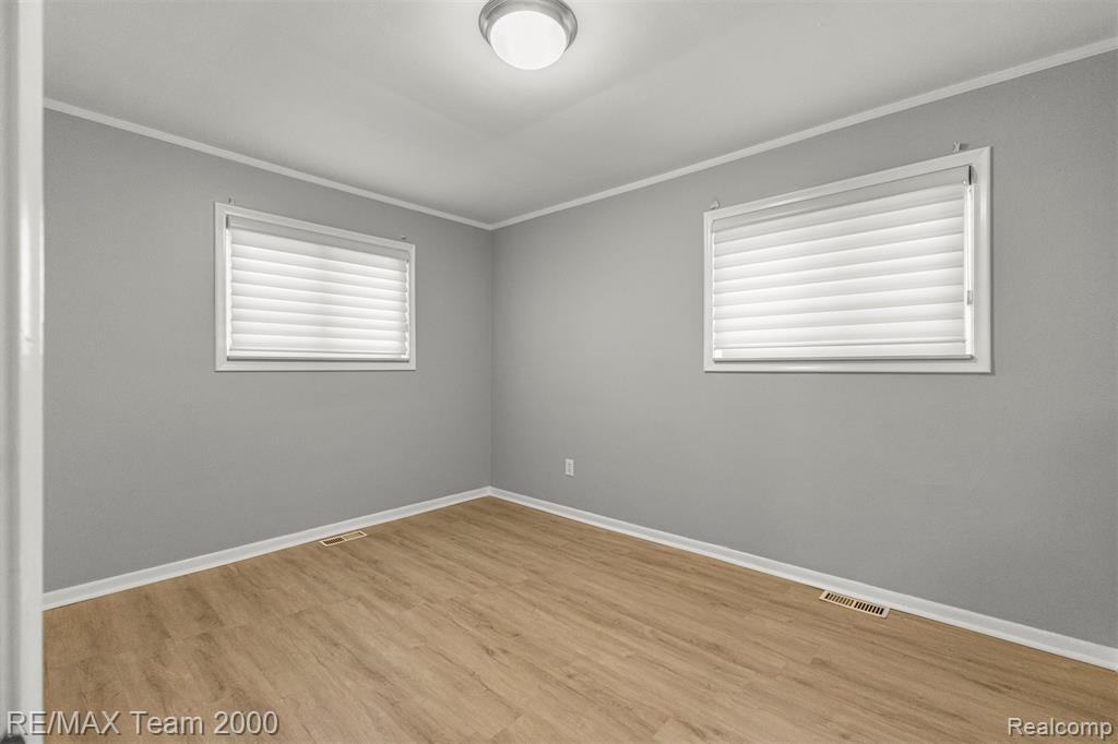 28454 Quail Hollow Road Farmington, MI 48331 - Photo 30 of 46