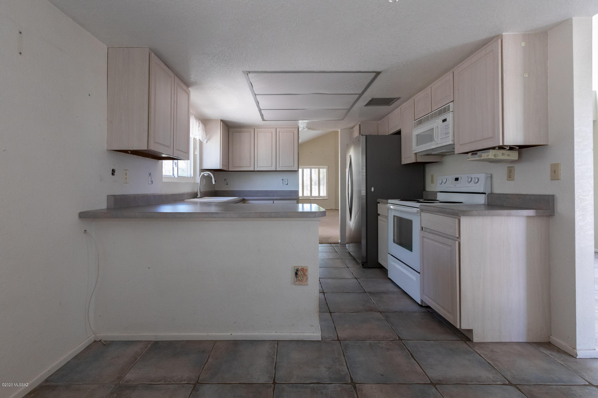 9957 East Stella Road Tucson, AZ 85730 - Photo 17 of 34 Gallery Image 17