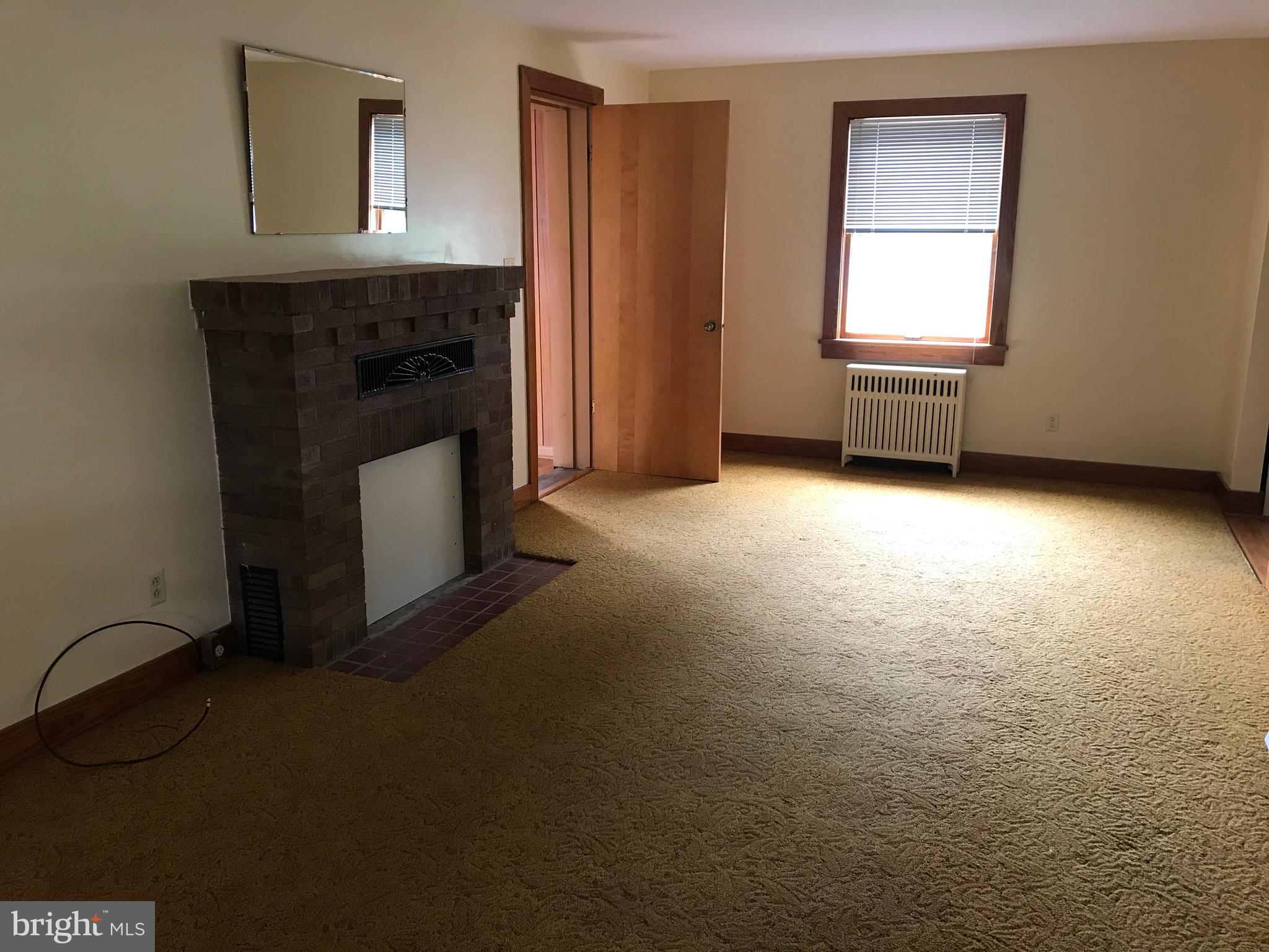 1265 Colebrook Road Lebanon, PA 17042 - Photo 3 of 11 Living Room