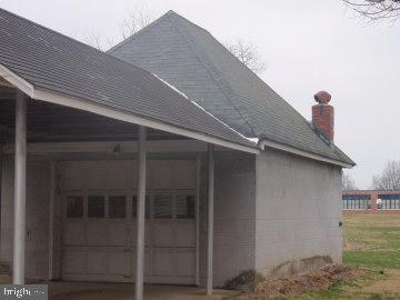 1265 Colebrook Road Lebanon, PA 17042 - Photo 8 of 11 Garage and carport