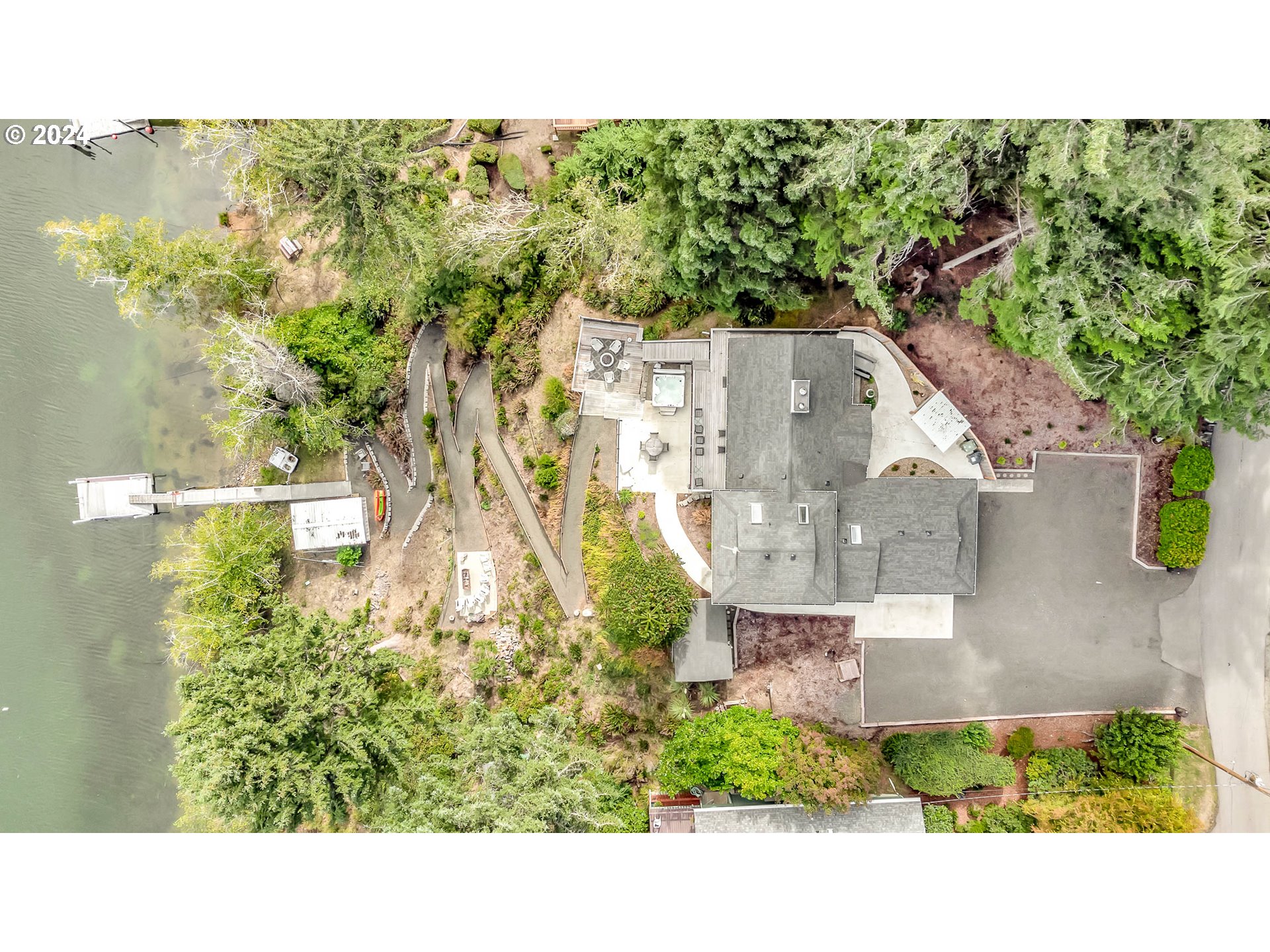 5378 Buckskin Bob Road Florence, OR 97439 - Photo 2 of 46 a picture of a city view