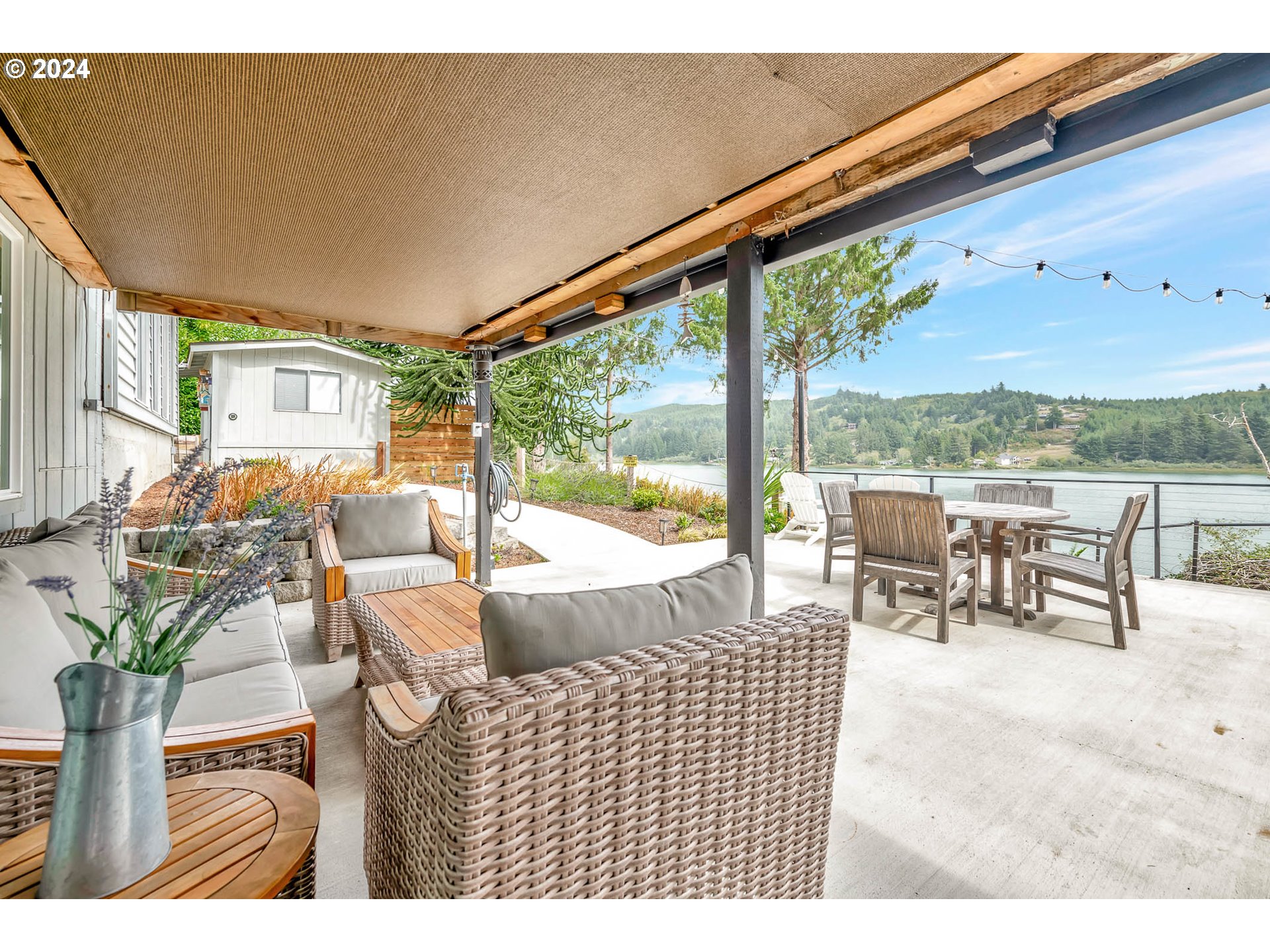 5378 Buckskin Bob Road Florence, OR 97439 - Photo 30 of 46 a living room with furniture