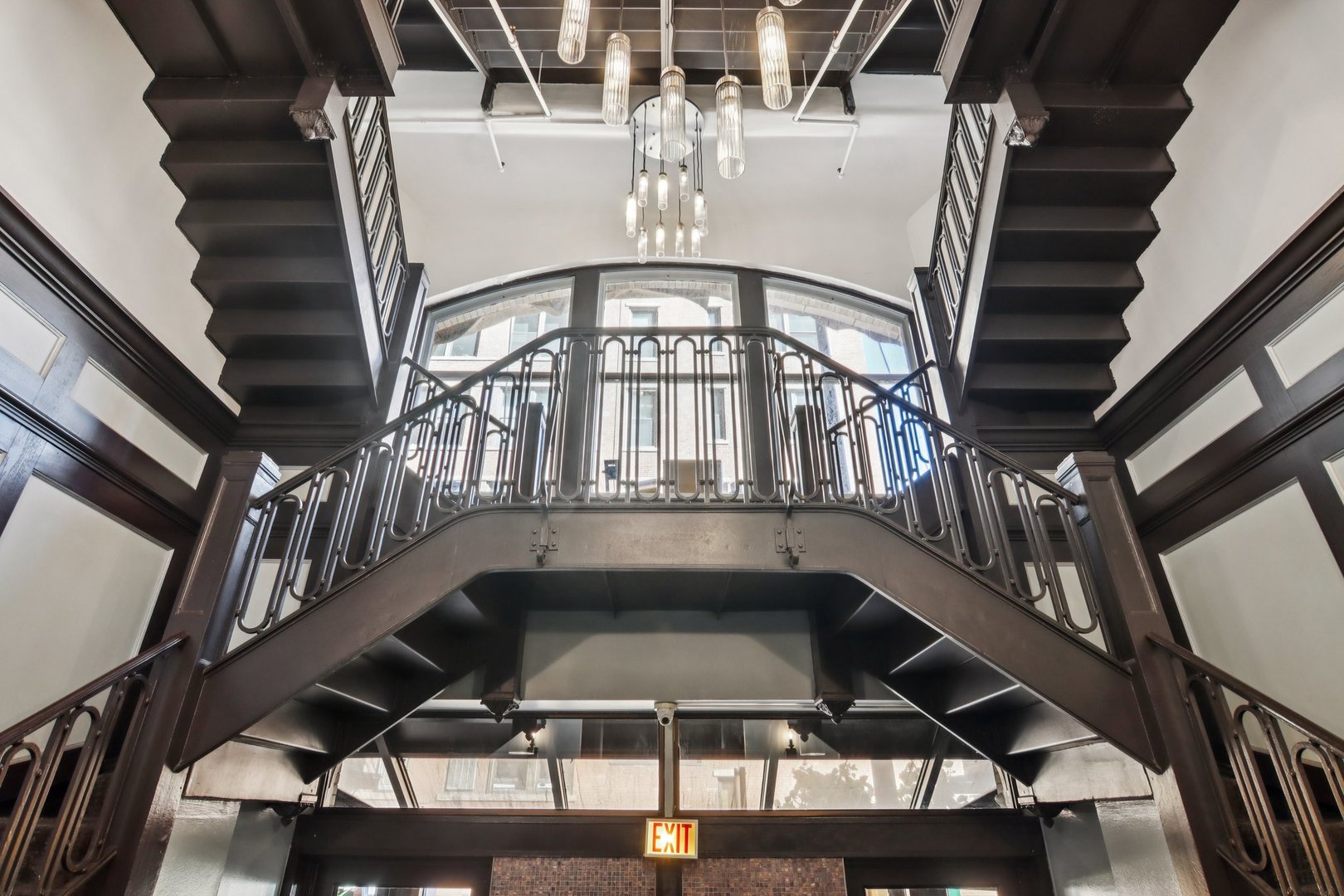 780 South Federal Street, Unit 902 Chicago, IL 60605 - Photo 4 of 28 a view of entryway
