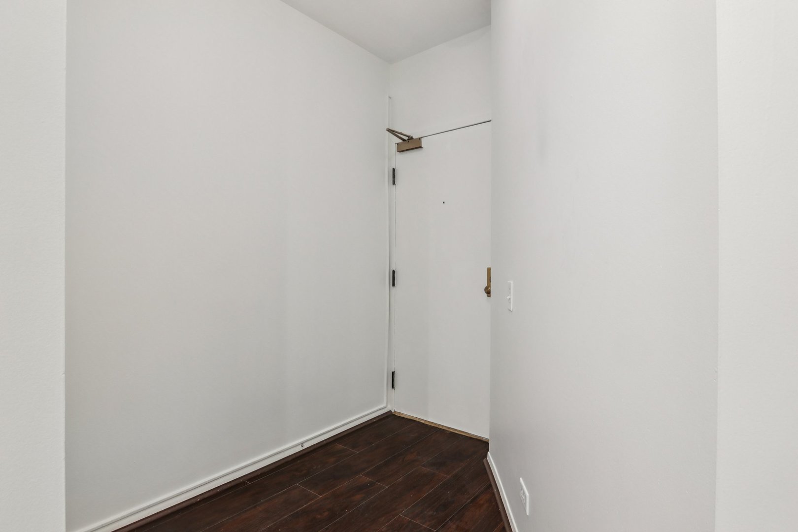 780 South Federal Street, Unit 902 Chicago, IL 60605 - Photo 7 of 28 a view of a small space