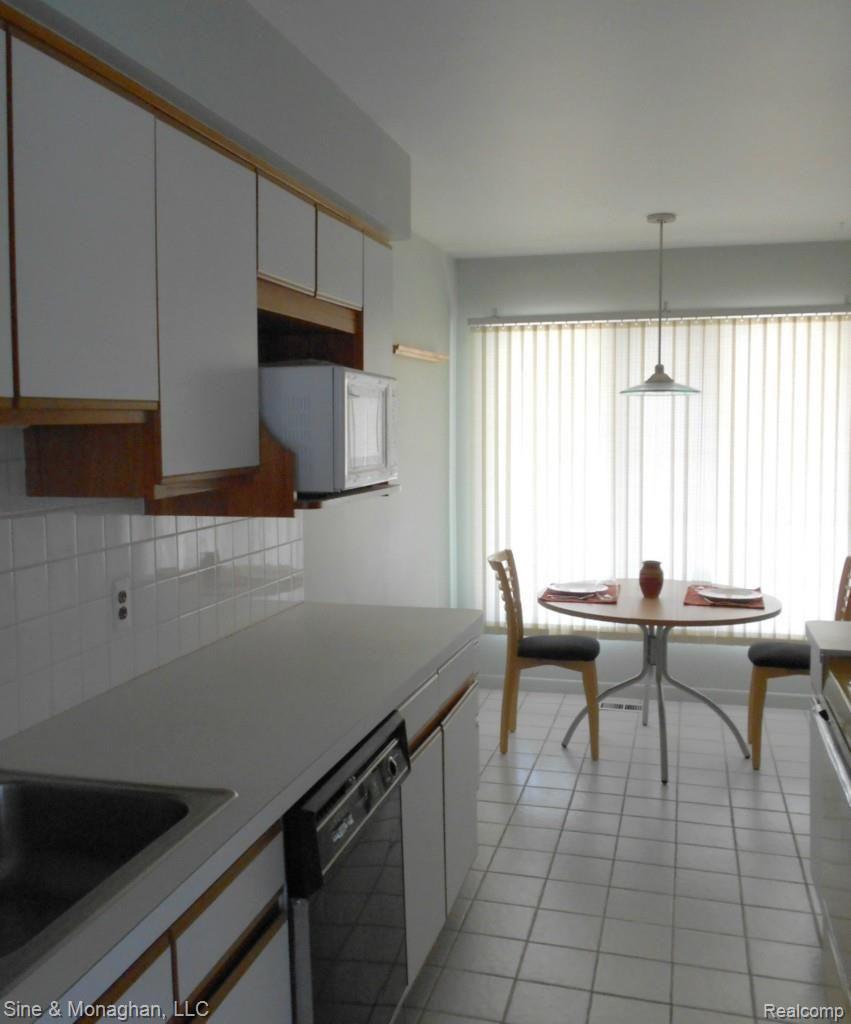 Ktichen and dining area