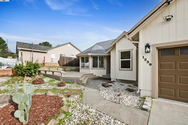 $675,000 | 1239 Steele Canyon Road, Napa, CA 94558