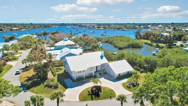 $2,895,000 | 4290 Southeast Whiticar Way, Stuart, FL 34997