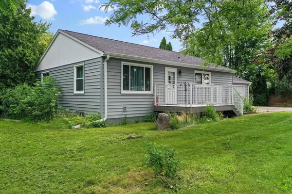 $299,900 | W2792 County Rd JJ, Kaukauna, WI 54130