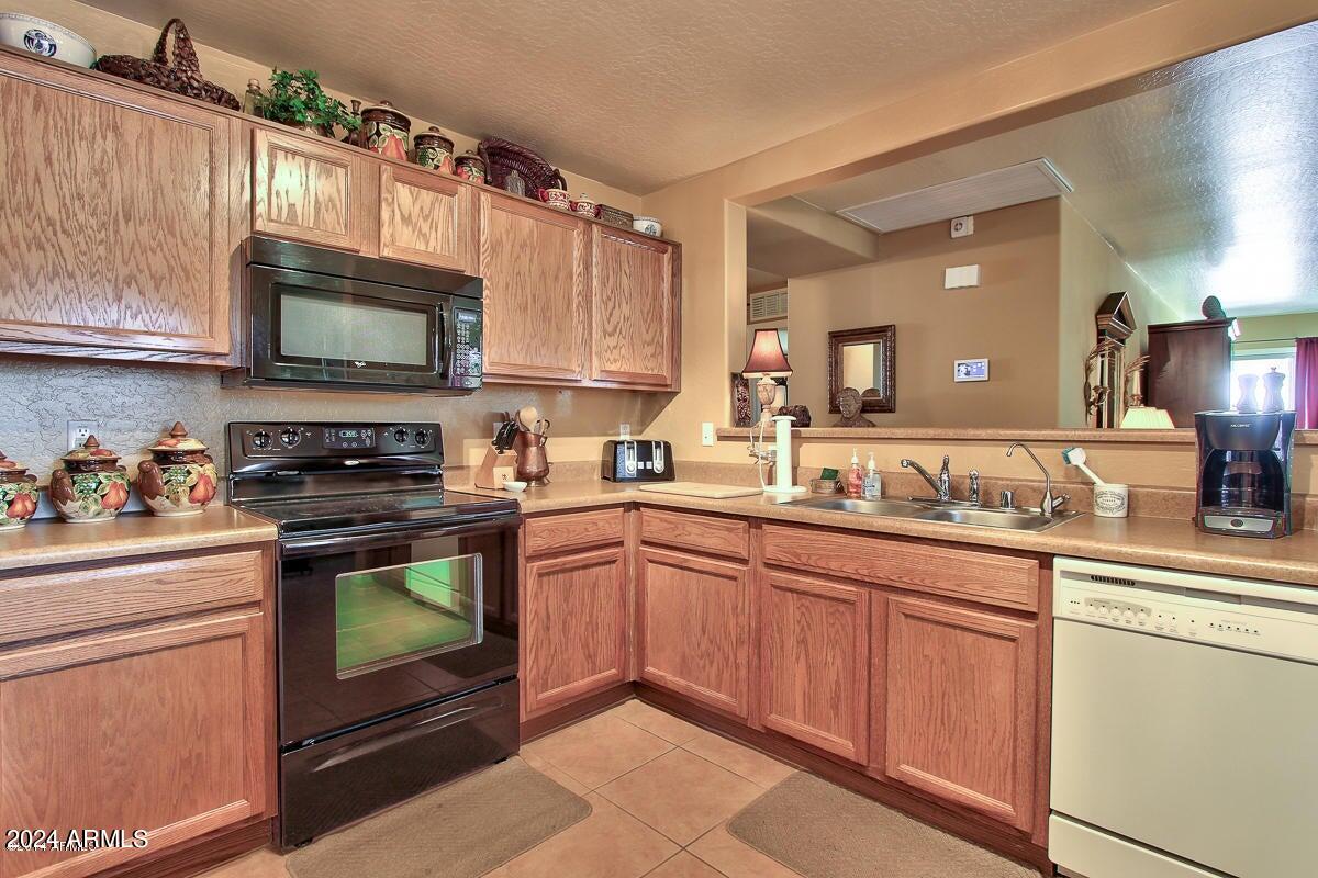 16223 West Boca Raton Road Surprise, AZ 85379 - Photo 3 of 18 20140629152549263867000000-o