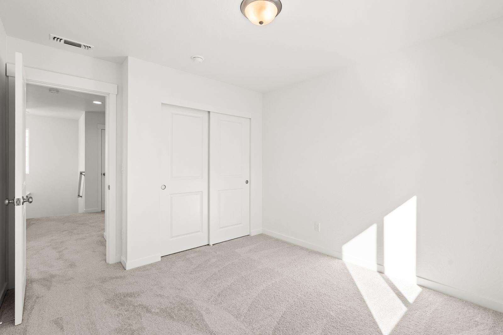 145 Valemont Drive, Unit 38 Eagle Point, OR 97524 - Photo 25 of 34
