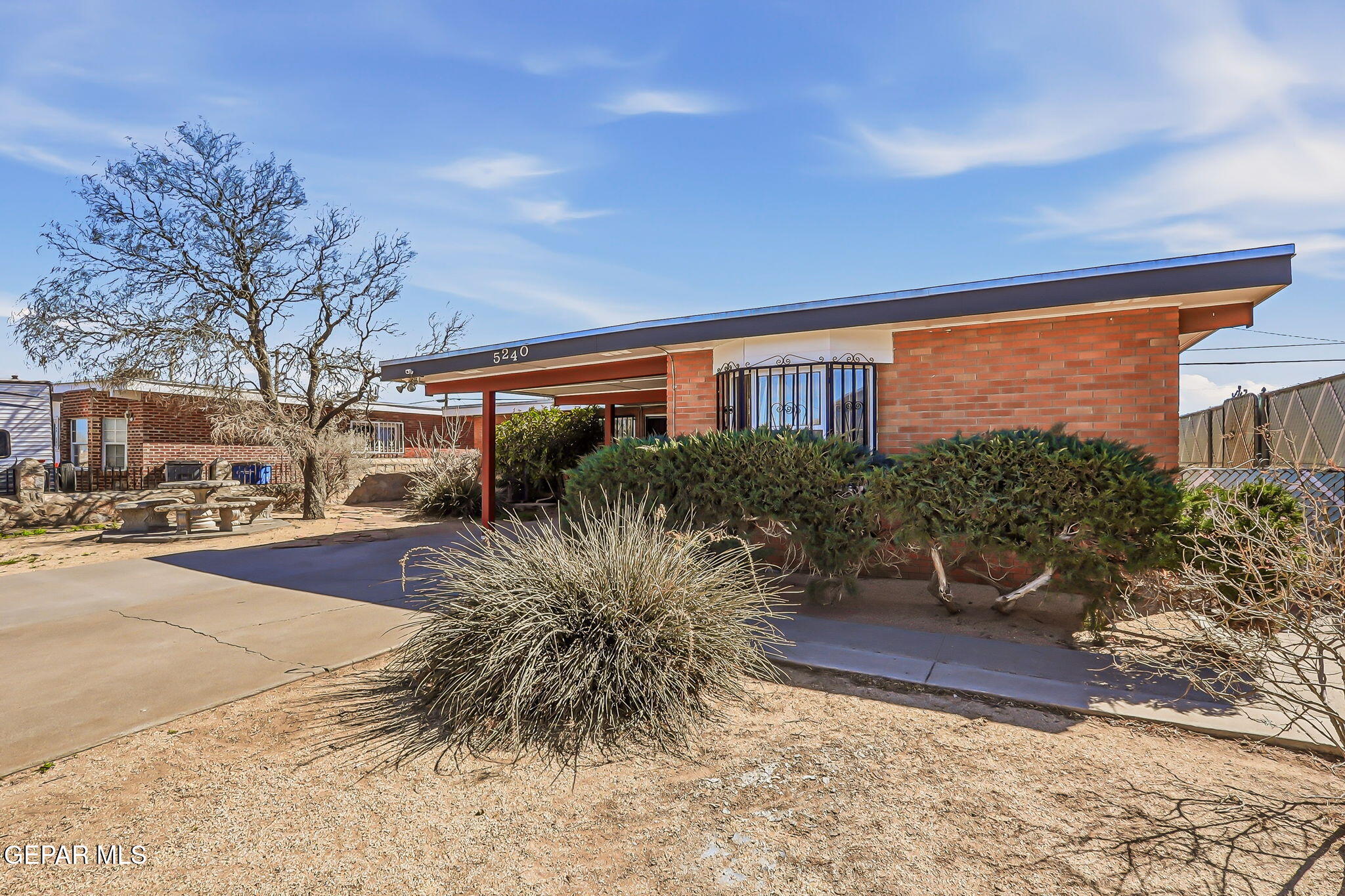 5240 Blue Ridge Drive El Paso, TX 79904 - Photo 5 of 37 a view of a yard in front of house