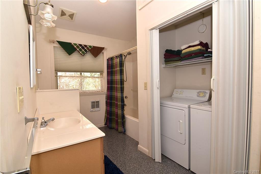 180 Belmont Church Road Clyde, NC 28721 - Photo 9 of 11 Gallery Image 9
