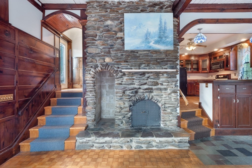155 Worthington Road Huntington, MA 01050 - Photo 16 of 40 a view of entryway