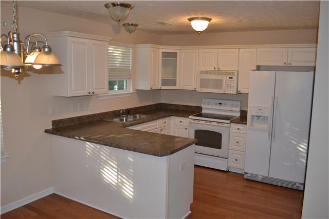 3001 Hamilton Church Road, Unit 128 Antioch, TN 37013 - Photo 9 of 12 Nice Kitchen