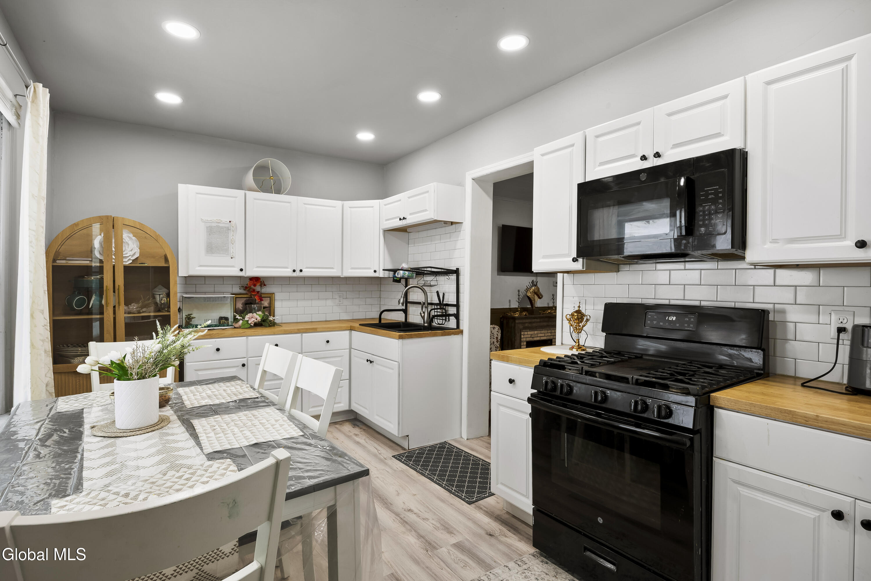 104 John Street Rensselaer, NY 12144 - Photo 13 of 32 12