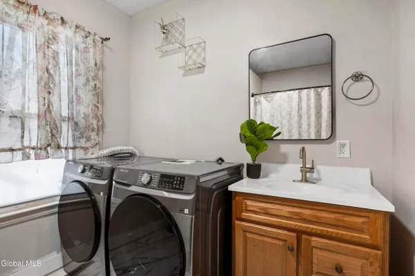 $284,000 | 104 John Street, Rensselaer, NY 12144
