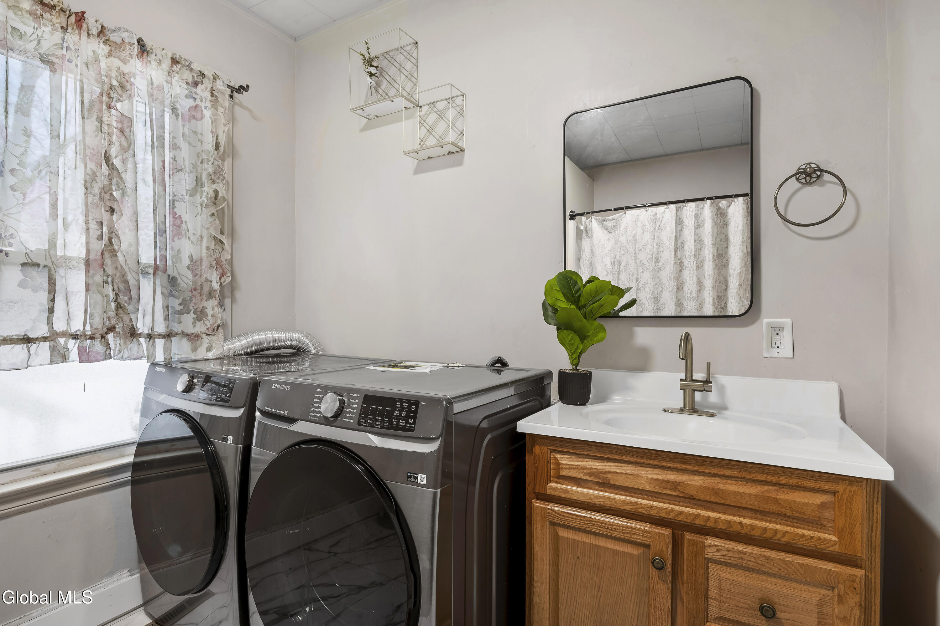 104 John Street Rensselaer, NY 12144 - Photo 18 of 32 17