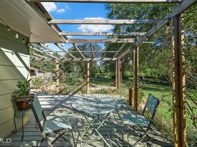 a view of an outdoor space