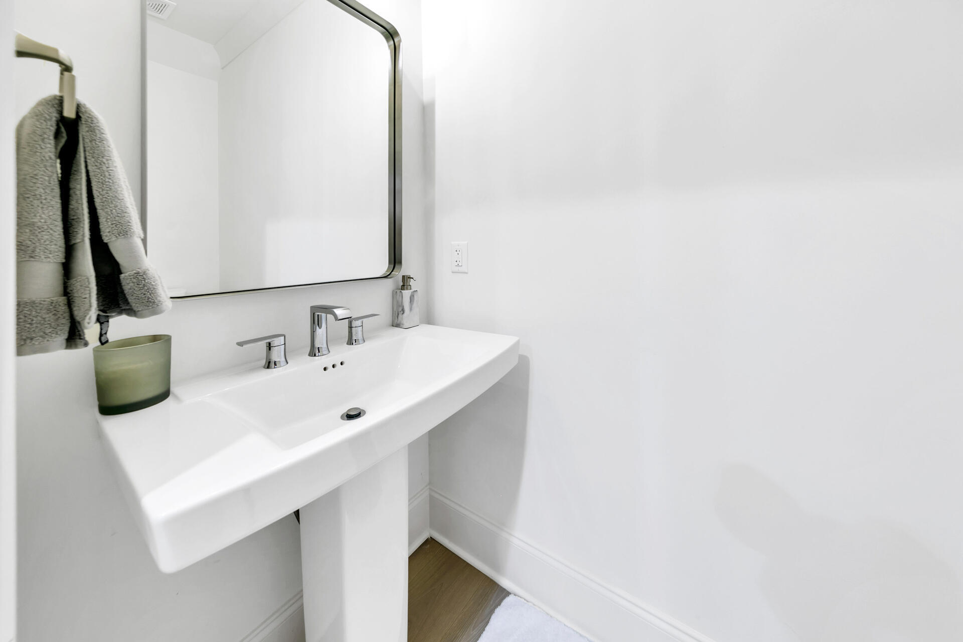 106 Heron's Crossing Santa Rosa Beach, FL 32459 - Photo 26 of 65 a bathroom with a sink and a mirror