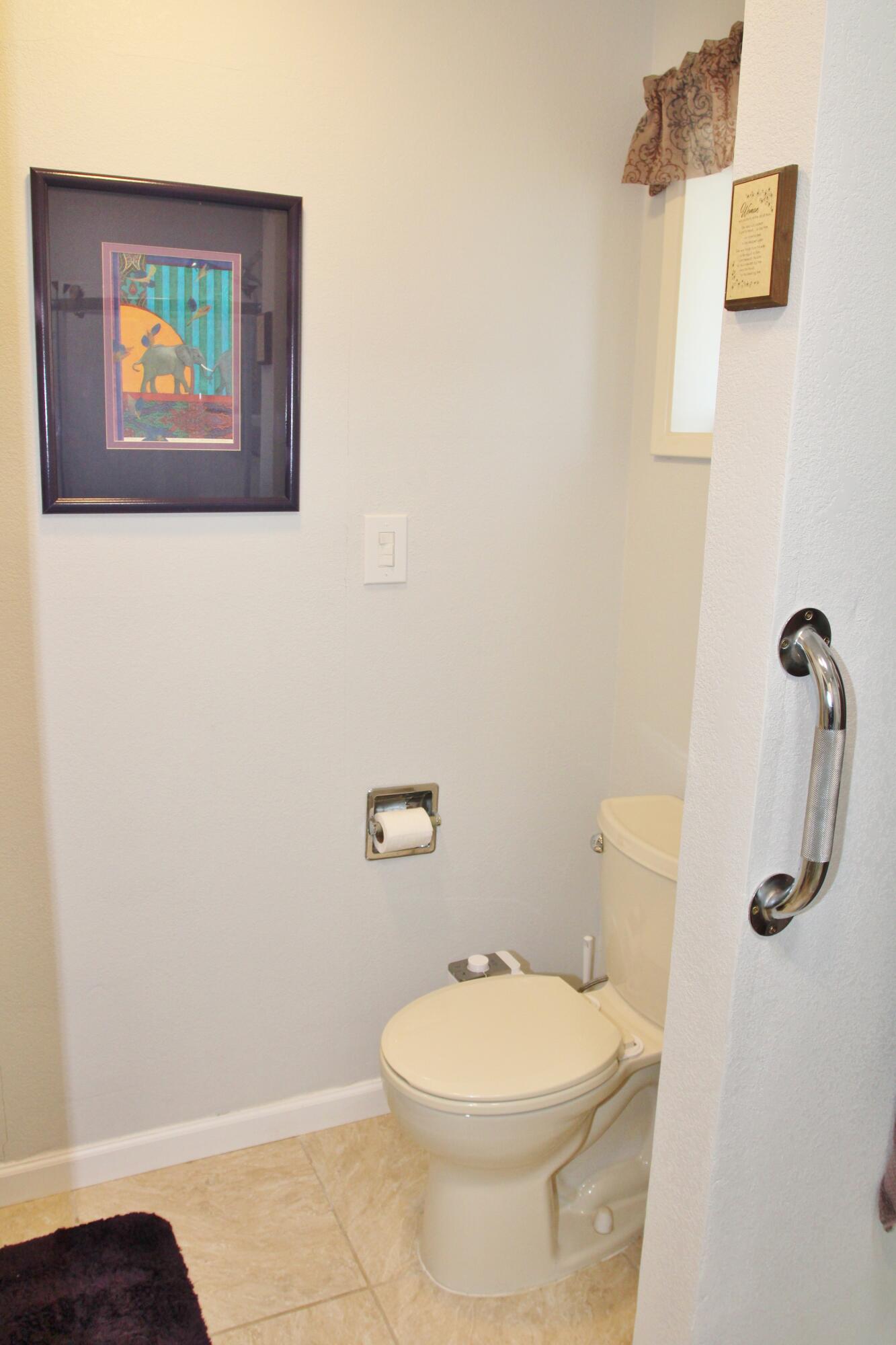 2075 Calhoun Street Klamath Falls, OR 97601 - Photo 68 of 89 2075 Calhoun 800