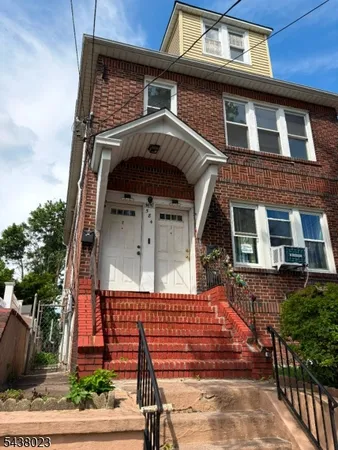$2,500 | 584 Gregory Avenue, Clifton, NJ 07011