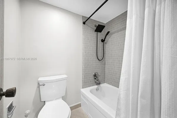 $3,200 | 4020 North Hills Drive, Unit 2, Hollywood, FL 33021