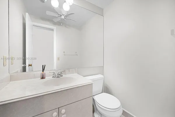 $3,200 | 4020 North Hills Drive, Unit 2, Hollywood, FL 33021
