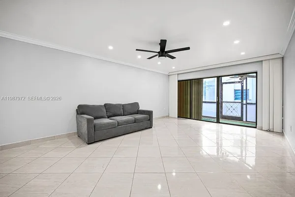 $3,200 | 4020 North Hills Drive, Unit 2, Hollywood, FL 33021