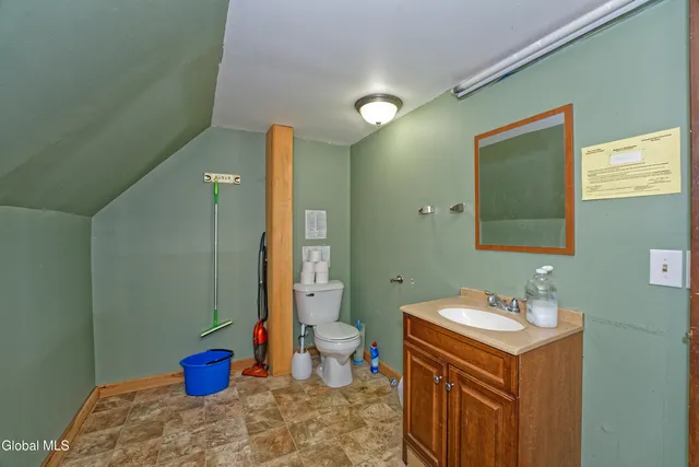 $899,900 | 671 Mariaville Road, Rotterdam, NY 12306