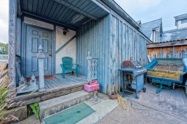 $899,900 | 671 Mariaville Road, Rotterdam, NY 12306