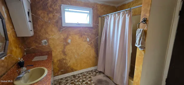 $899,900 | 671 Mariaville Road, Rotterdam, NY 12306