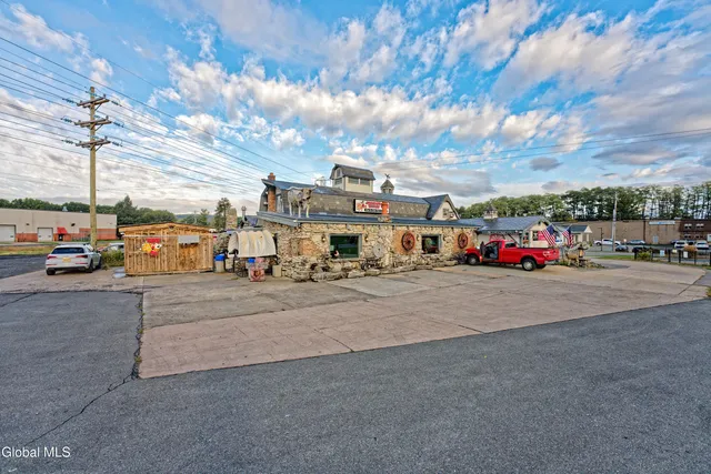 $899,900 | 671 Mariaville Road, Rotterdam, NY 12306