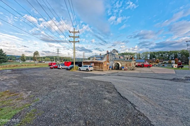 $899,900 | 671 Mariaville Road, Rotterdam, NY 12306